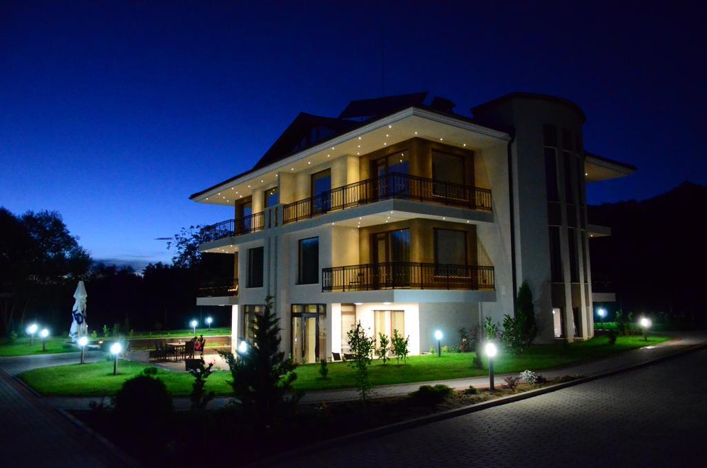 Guesthouse Green Fields การ์เมน ภายนอก รูปภาพ