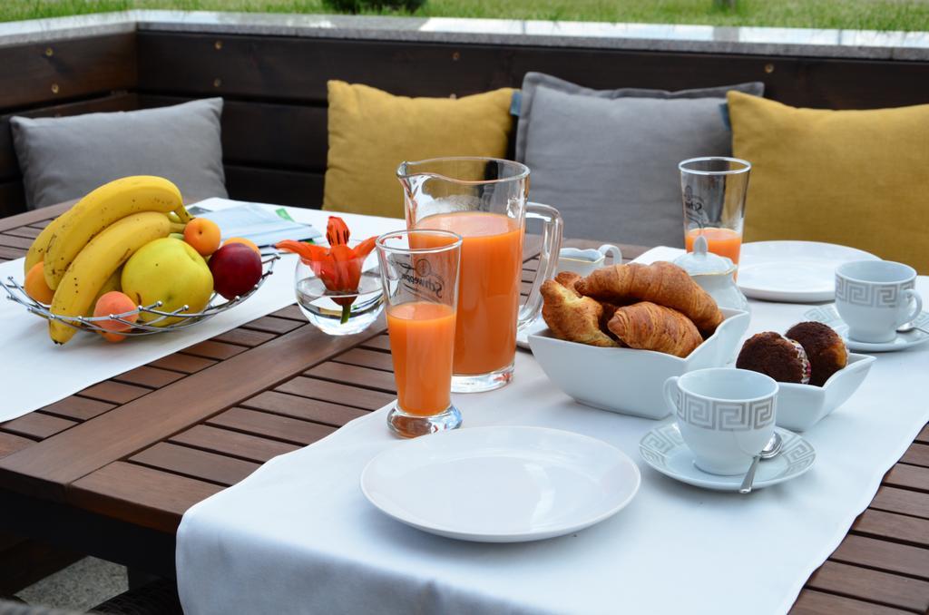 Guesthouse Green Fields การ์เมน ภายนอก รูปภาพ