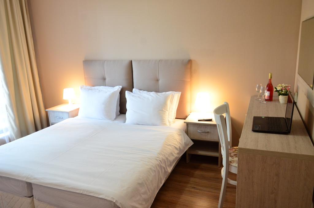 Guesthouse Green Fields การ์เมน ภายนอก รูปภาพ