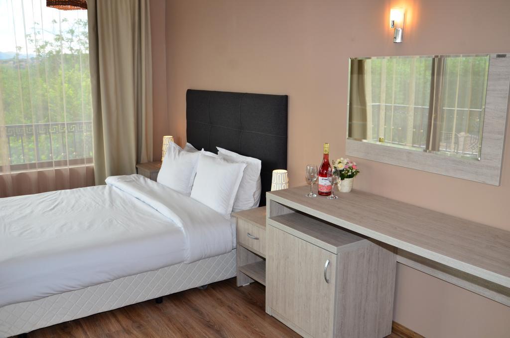 Guesthouse Green Fields การ์เมน ภายนอก รูปภาพ